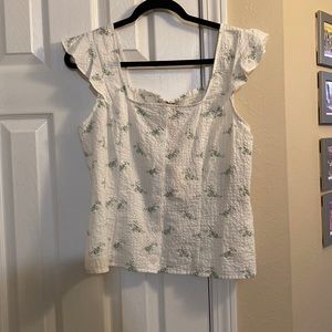 NWT Cremeux White and Green Smocked Blouse With Flutter Sleeves - Size Large